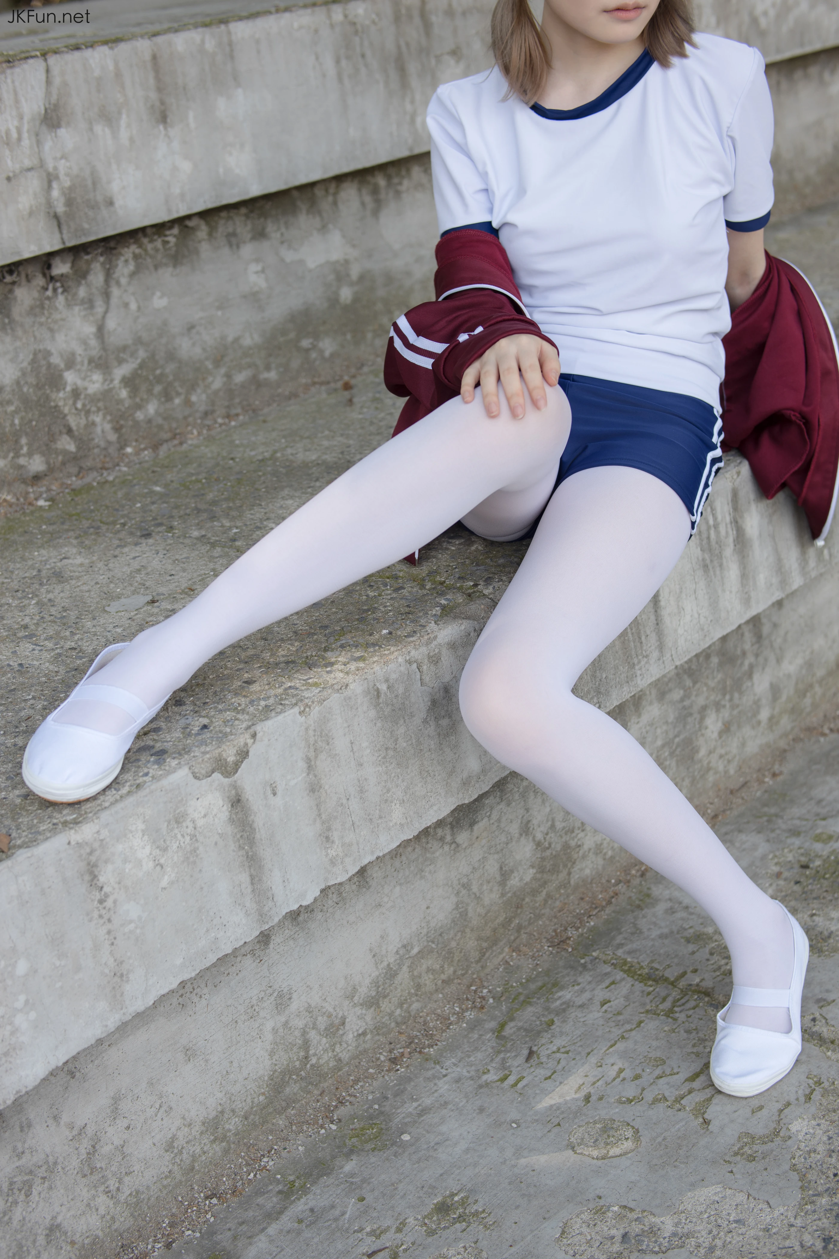 森萝财团 [JKFUN-019] 80D白丝外景体操服 Aika [107P 1V]插图5